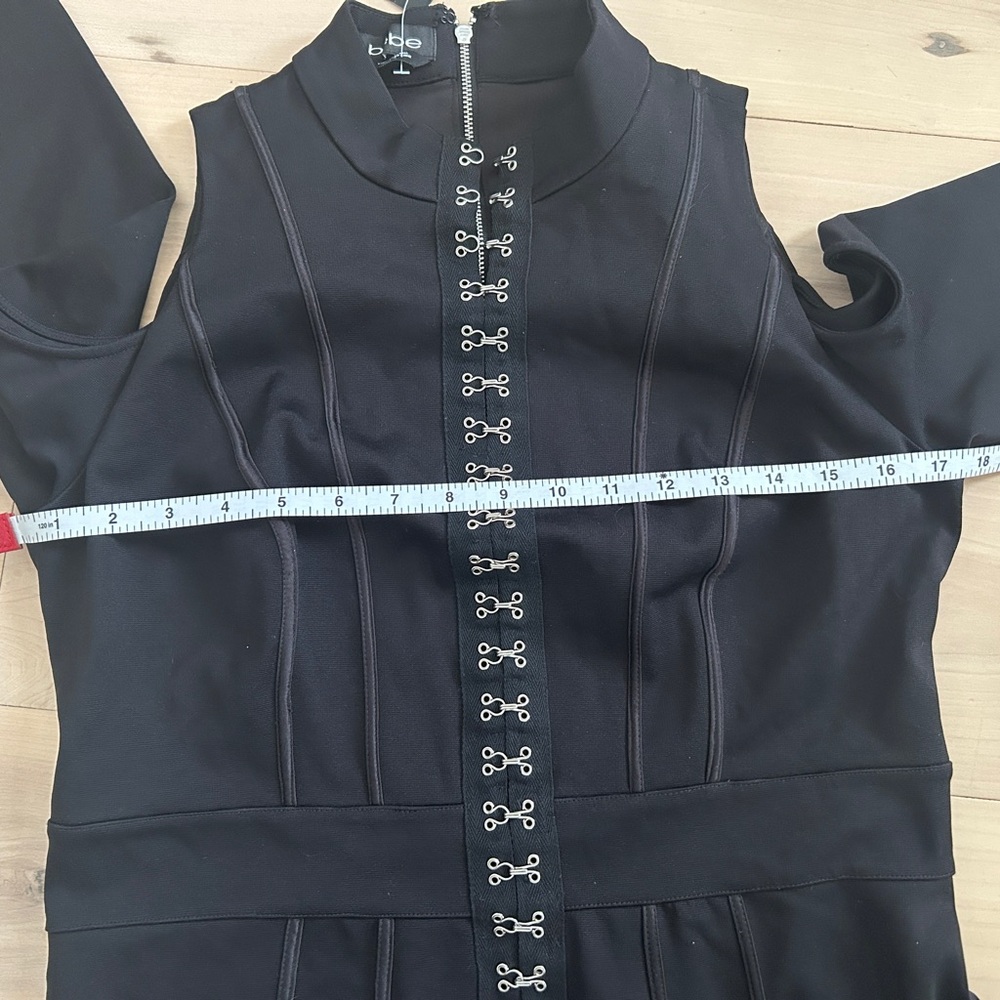 NWT BEBE Hook & Eye Off Shoulder Bandage Dress Exposed Back Zipper Black Large - Picture 6 of 16